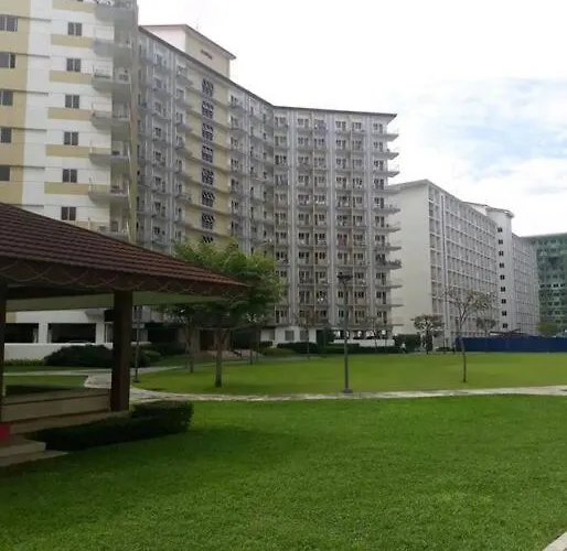 Cherolds Place Lovely 1 Bedroom With Balcony *